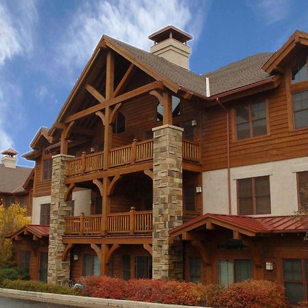 Lodge At Brookside Avon Village Exterior photo