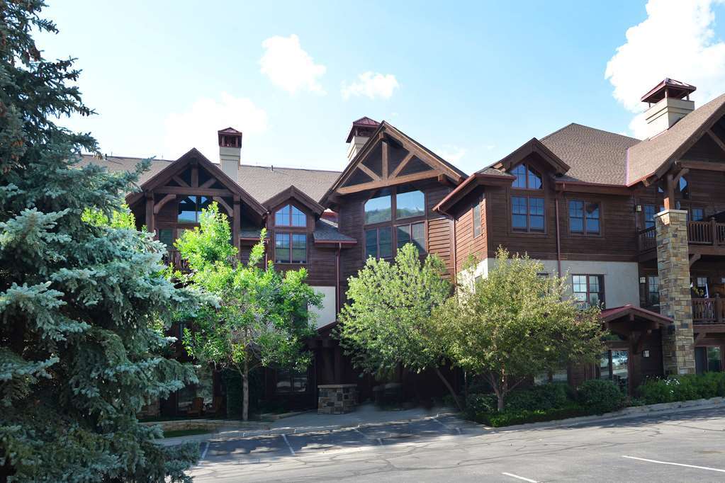 Lodge At Brookside Avon Village Exterior photo