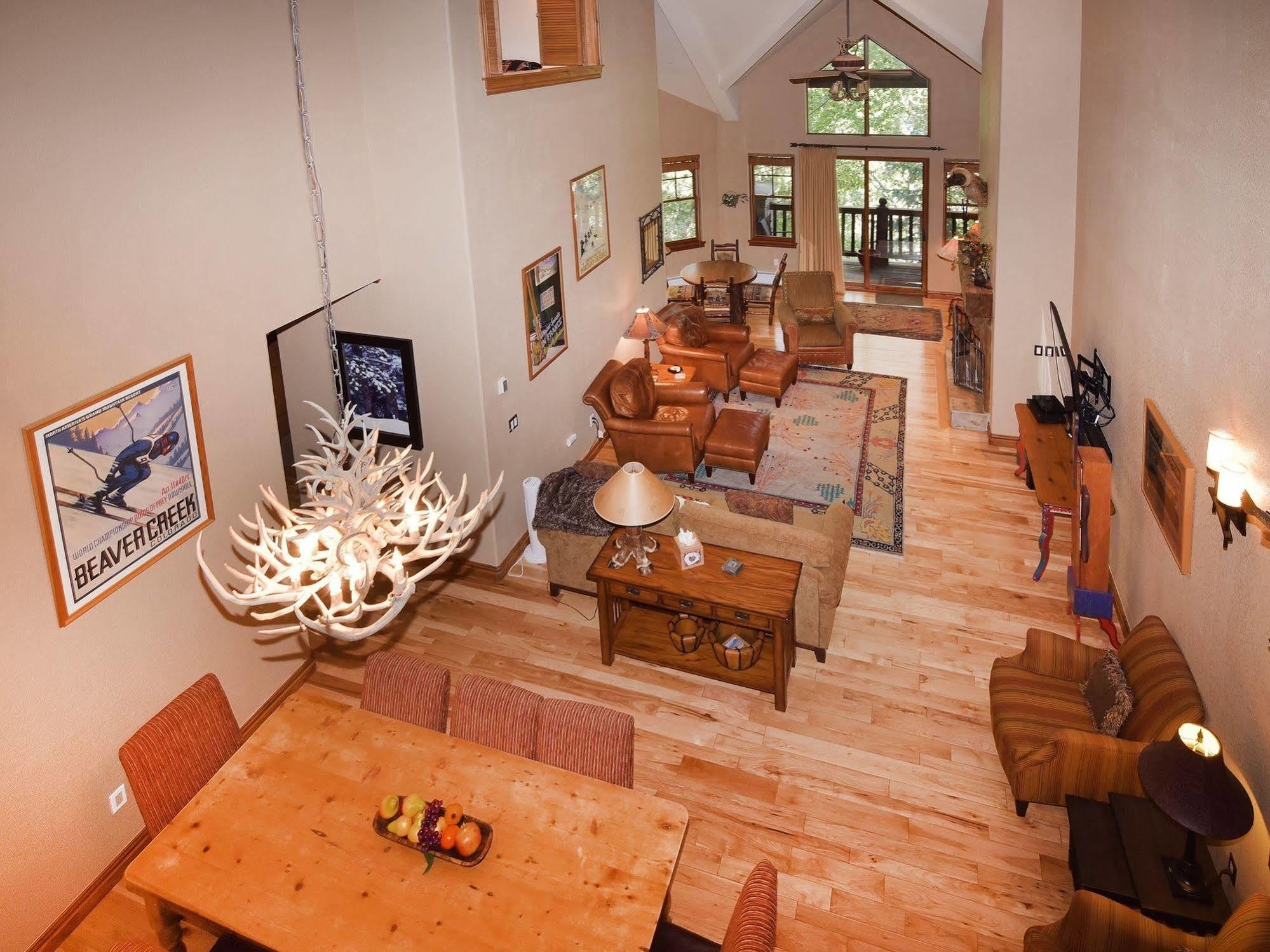 Lodge At Brookside Avon Village Exterior photo